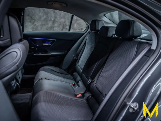 Mercedes-Benz C 200 AVANTGARDE Sedan