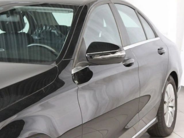 Mercedes-Benz C 200 C 200 d Sedan