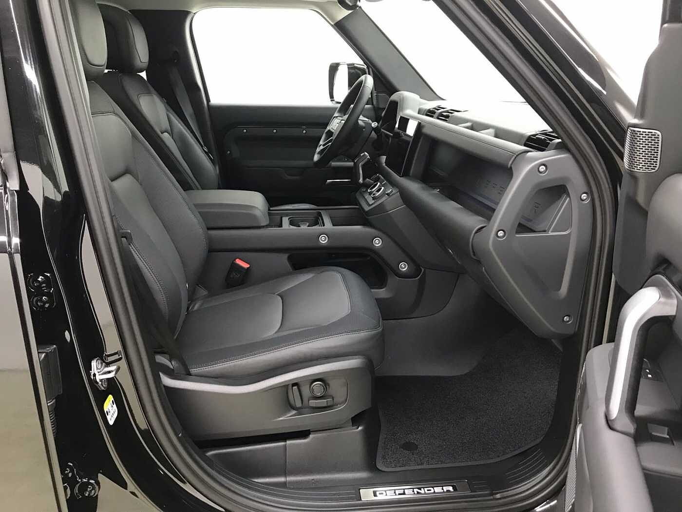 Land Rover Defender 110 Dynamic HSE