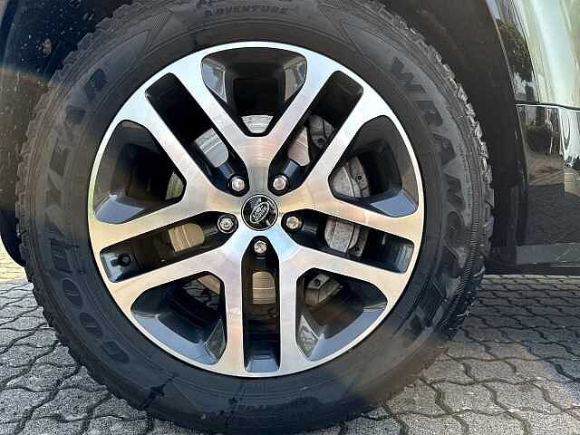 Land Rover Defender 110 Dynamic HSE