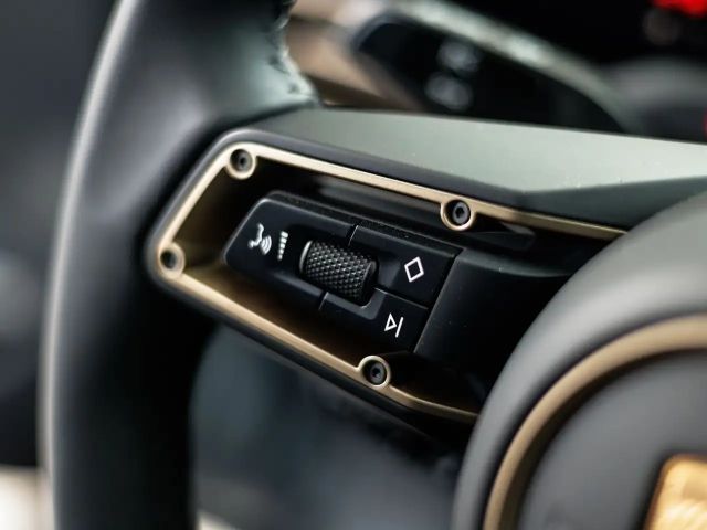 Porsche Taycan 4 Cross Turismo