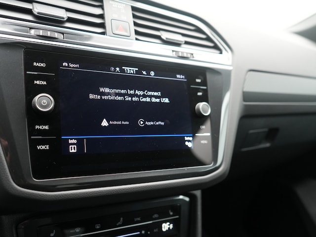 Volkswagen Tiguan Tiguan R  PANO MATRIX AHK ACC LEDER NAVI VIRT