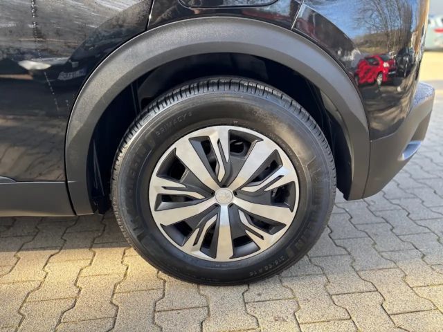 Peugeot E-2008 Active Pack