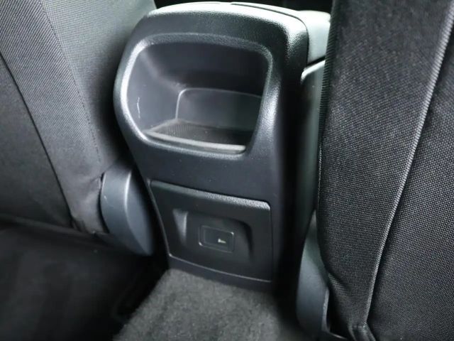 Mercedes-Benz A 180 A 180 d