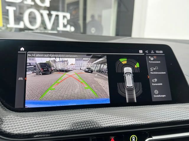 BMW 118 118i M-Sport Sedan