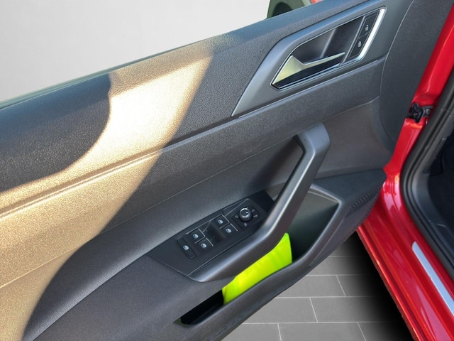 Volkswagen Taigo 1.0 TSI R-Line Style