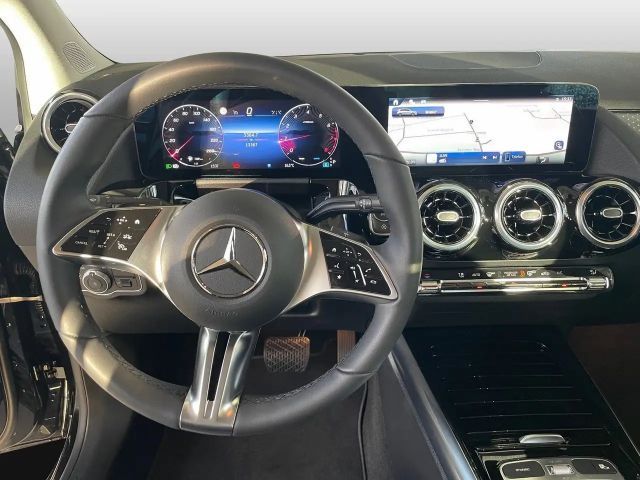 Mercedes-Benz B 200 Progressive Sedan