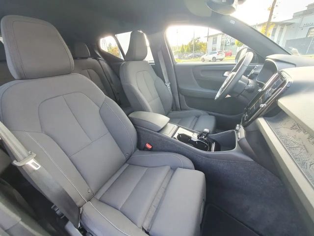 Volvo XC40 Core Recharge