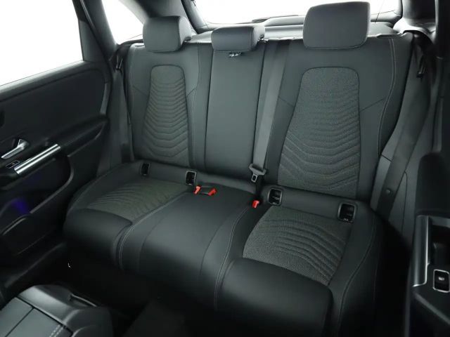 Mercedes-Benz B 200 B 200 d