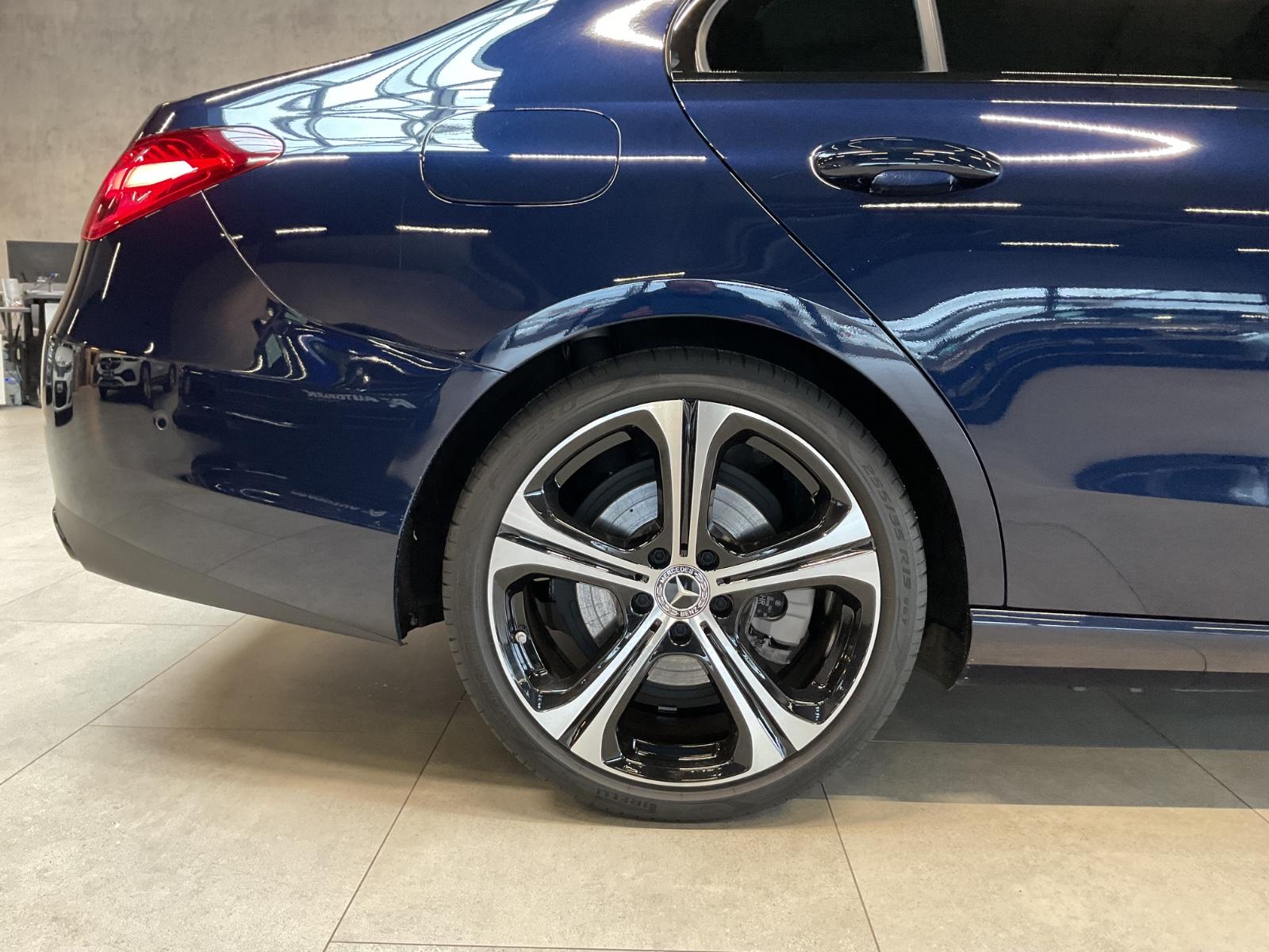 Mercedes-Benz C 200 AVANTGARDE Sedan