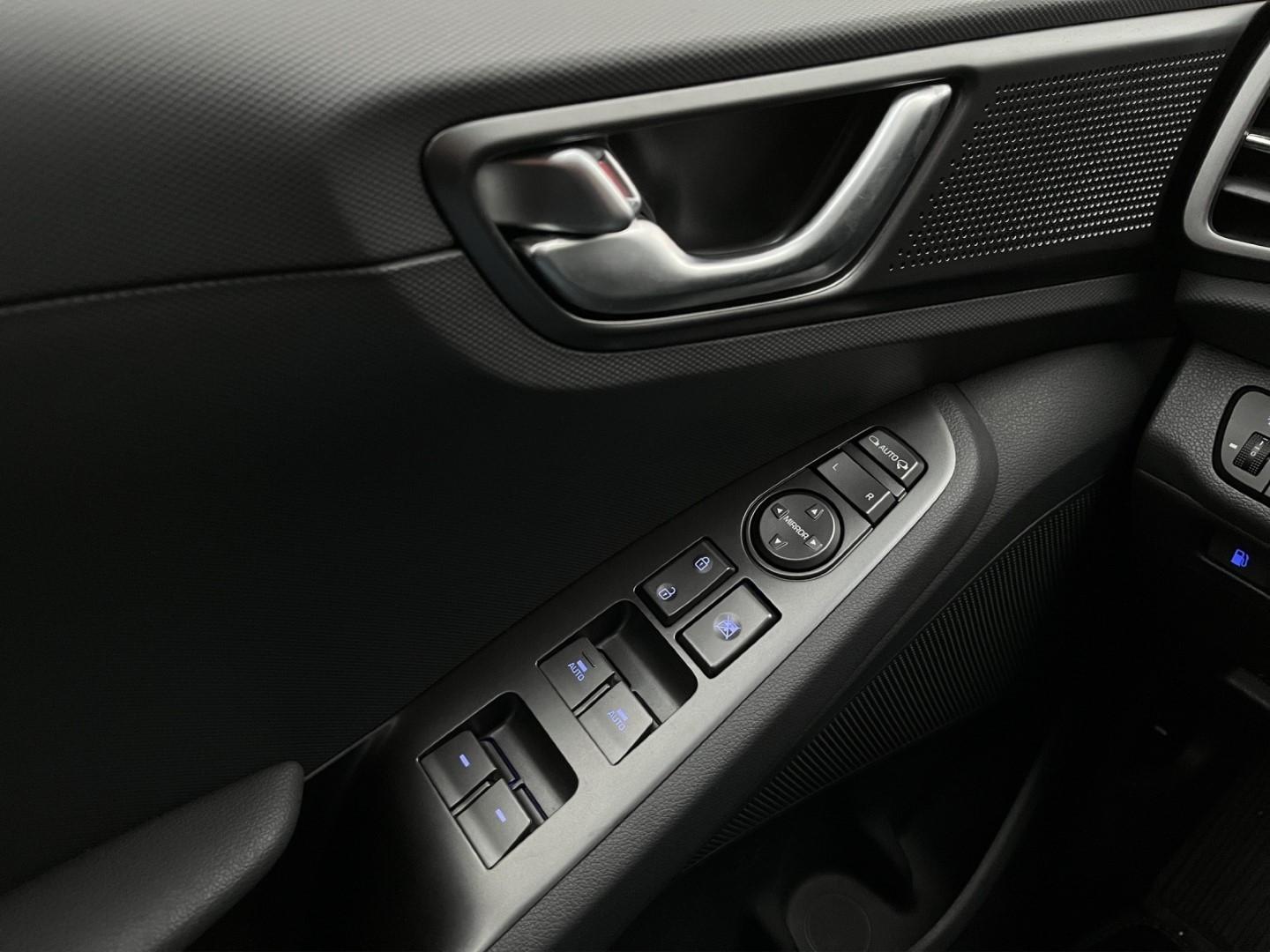 Hyundai Ioniq Hybrid Plug-in Style