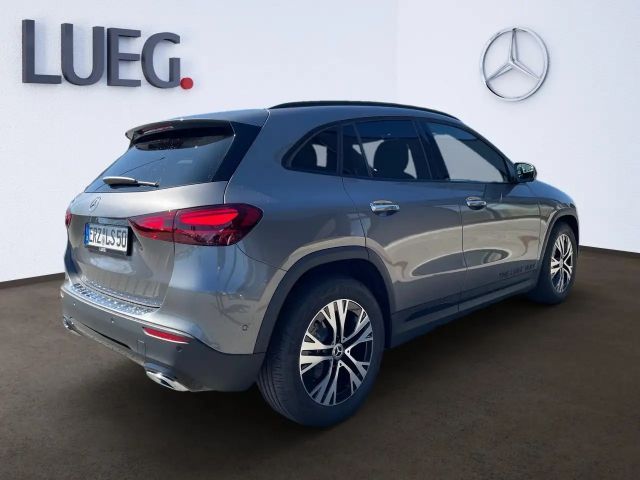 Mercedes-Benz GLA 180 Progressive