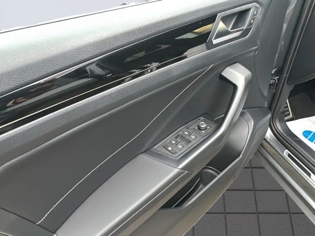 Volkswagen T-Roc 1.5 TSI DSG R-Line