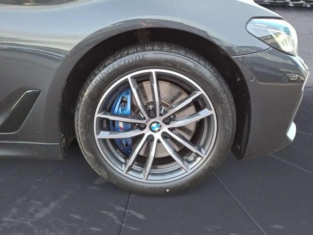 BMW 530 530d M-Sport Touring xDrive