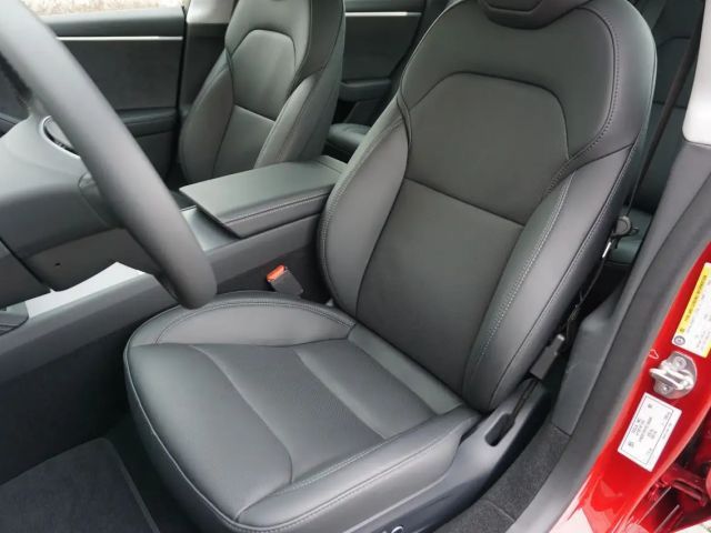 Tesla Model 3 AWD Long Range