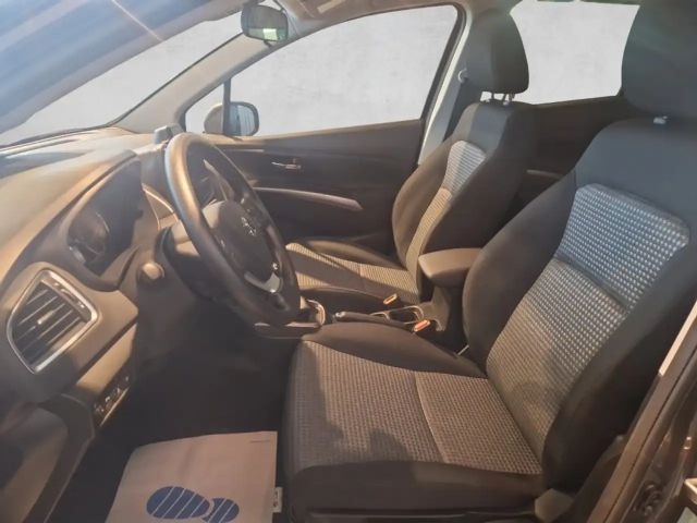 Suzuki S-Cross Hybrid