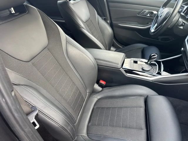 BMW 320 320d Sport Line xDrive