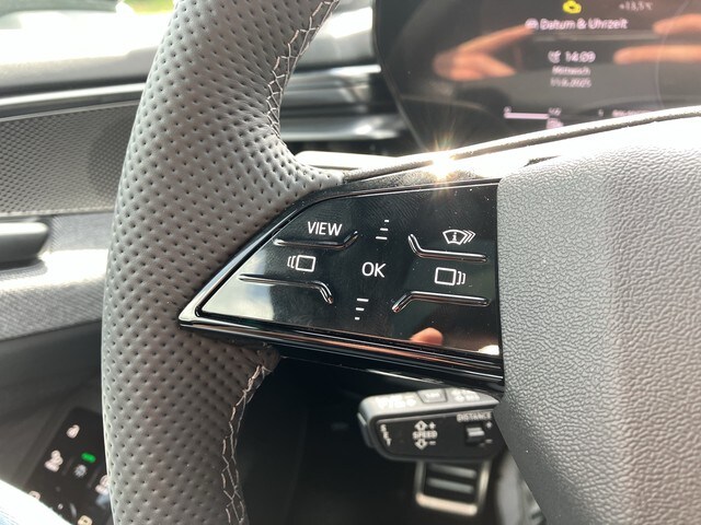 Audi A6 Avant Quattro S-Tronic