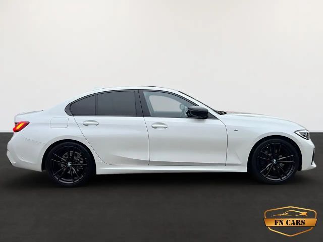 BMW 320 320i M-Sport Sedan
