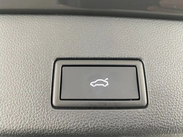 Volkswagen Golf Business DSG Variant