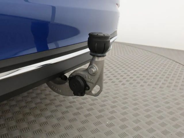 Mercedes-Benz C 200 AVANTGARDE Sedan