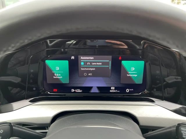 Volkswagen Golf Life Variant