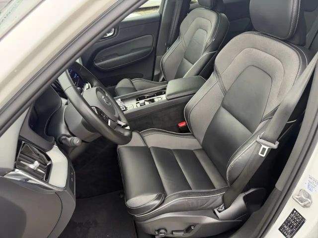 Volvo XC60 AWD R-Design Recharge