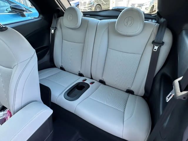 Fiat 500e Giorgio Armani Navi Leder individual LED SzHz