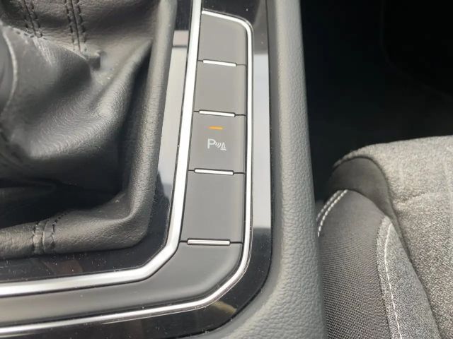 Volkswagen Passat Business DSG