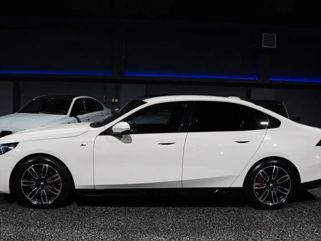 BMW 520 520d M-Sport Sedan xDrive