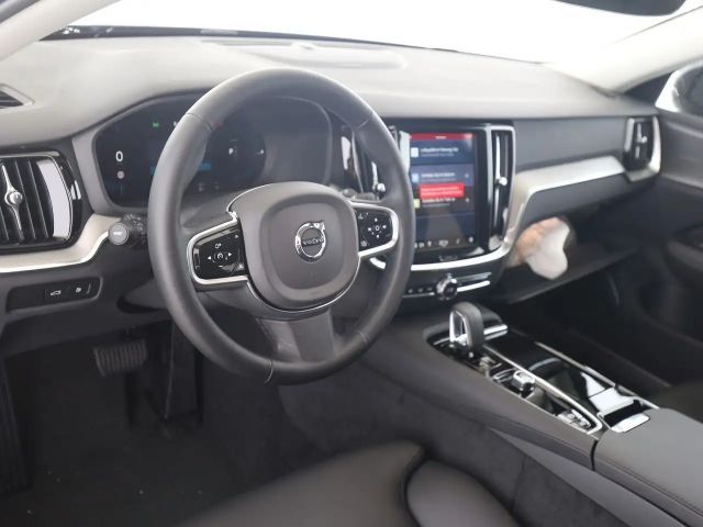 Volvo V60 AWD Dark Plus T6