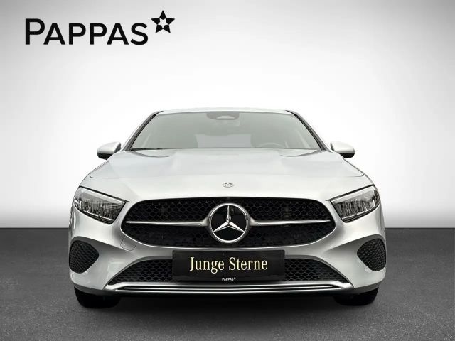 Mercedes-Benz A 200 Limousine PTS Cam Navi Wide LED SHZ