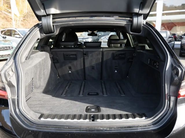 BMW 320 320d M-Sport Touring xDrive