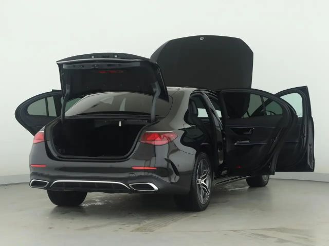 Mercedes-Benz E 220 AMG Line E 220 d Sedan