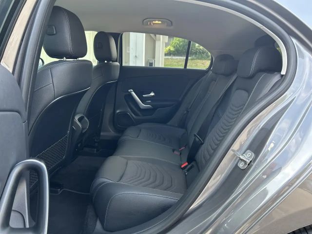 Mercedes-Benz A 180 Hatchback