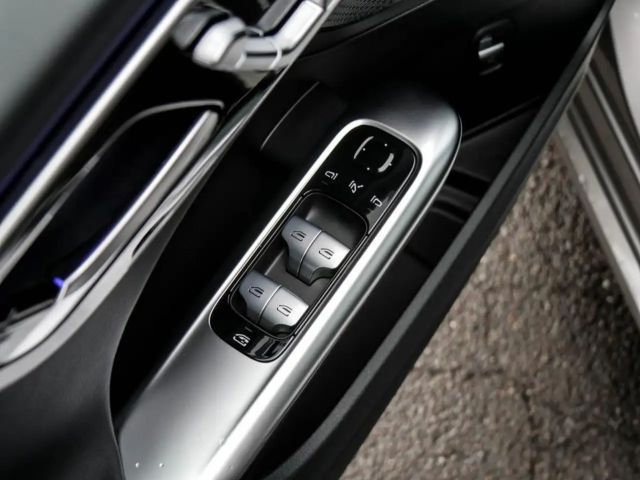 Mercedes-Benz C 180 AVANTGARDE Sedan