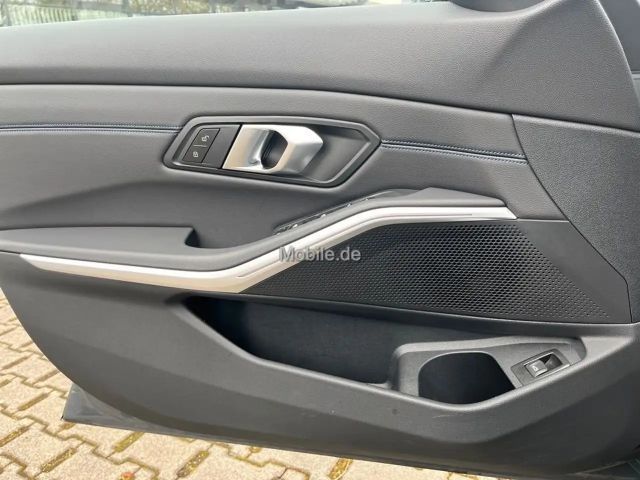 BMW 330 330d M-Sport Touring xDrive