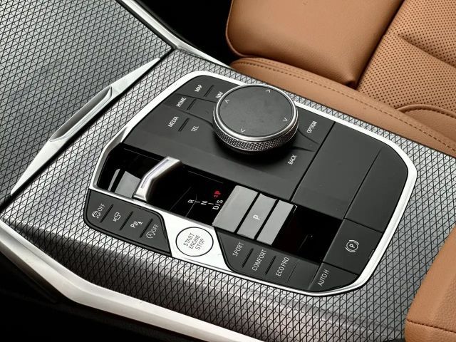 BMW 320 320i M-Sport Sedan