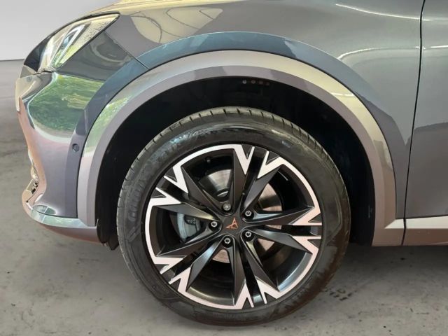 Cupra Formentor AUTOMATIK NAV LED AHK DIG-DISPLAY KAMERA ACC SITZ.