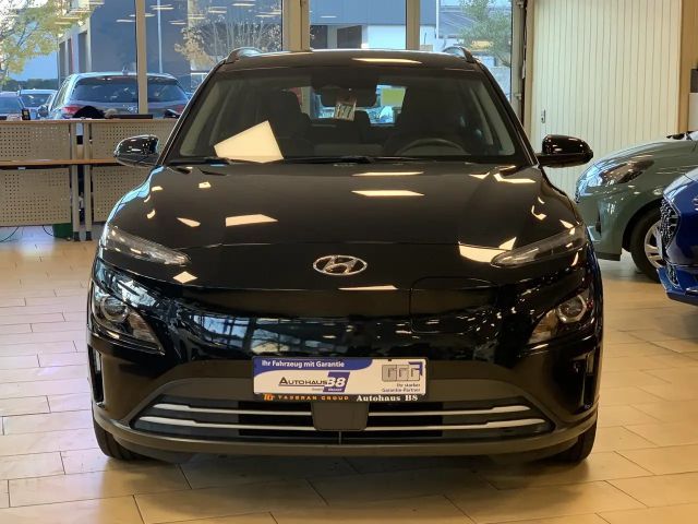 Hyundai Kona Select