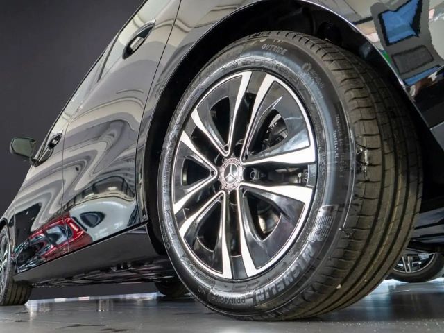 Mercedes-Benz B 180 ACC AUT Kam. KeyLess KlimaA LED LM Navi