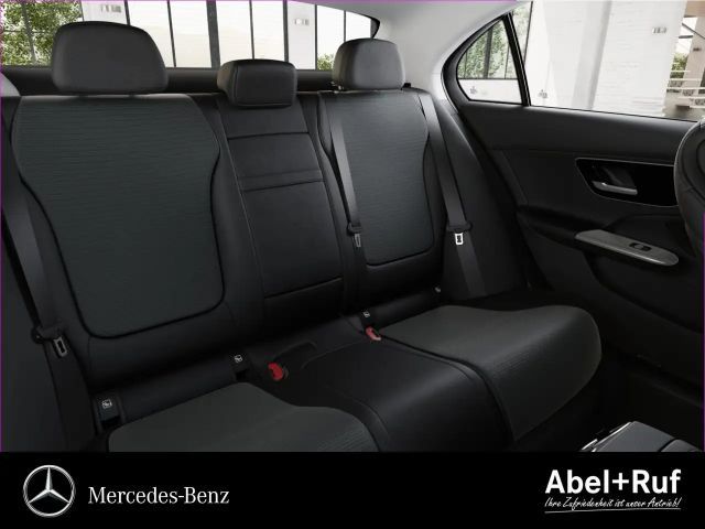 Mercedes-Benz C 180 AVANTGARDE Sedan