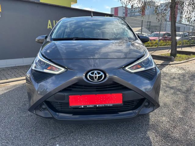 Toyota Aygo Hatchback Play X-play