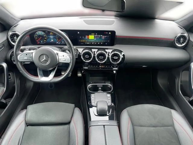 Mercedes-Benz A 250 A 250 e AMG Line