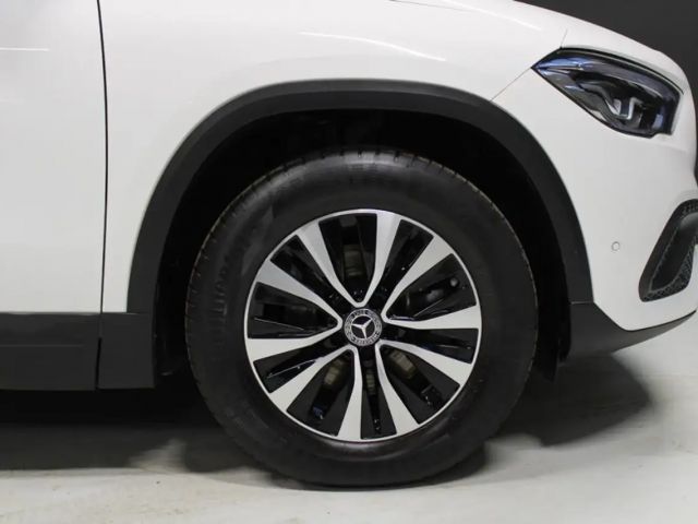 Mercedes-Benz GLA 200 Style