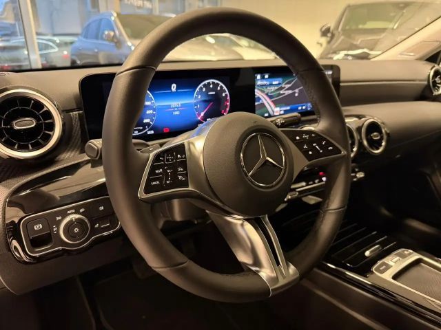 Mercedes-Benz A 200 Progressive