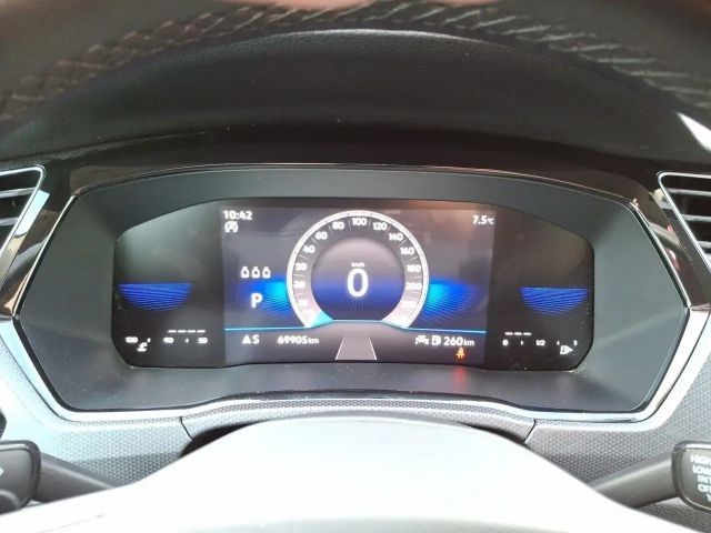 Volkswagen Touran 2.0 TDI DSG IQ.Drive