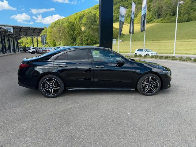Mercedes-Benz CLA 200 AMG Line Coupé