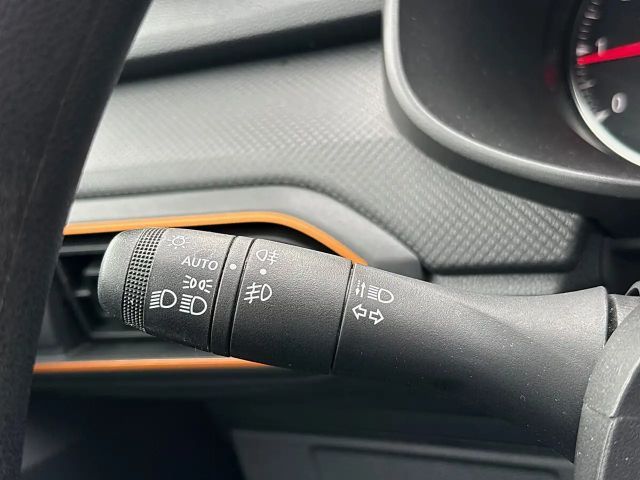 Dacia Sandero Essential Stepway TCe 90