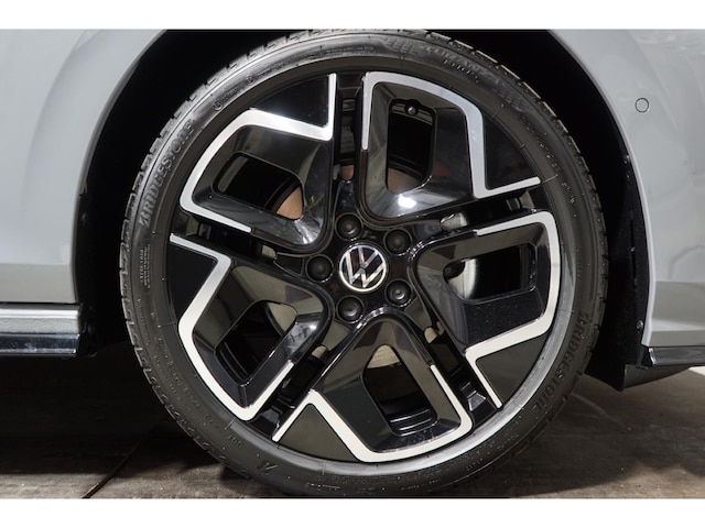 Volkswagen Golf 1.5 eTSI R-Line Variant